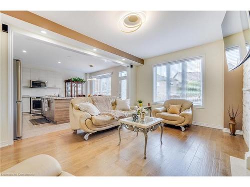 14096 Danby Road, Georgetown, ON - Indoor Photo Showing Living Room