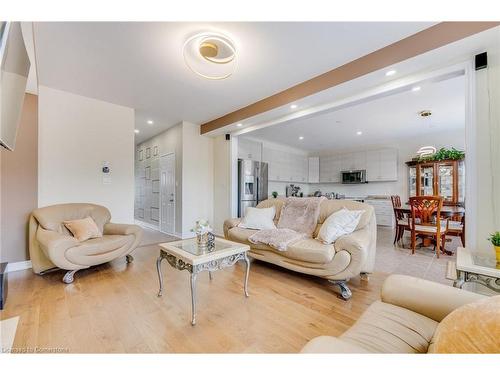 14096 Danby Road, Georgetown, ON - Indoor Photo Showing Living Room