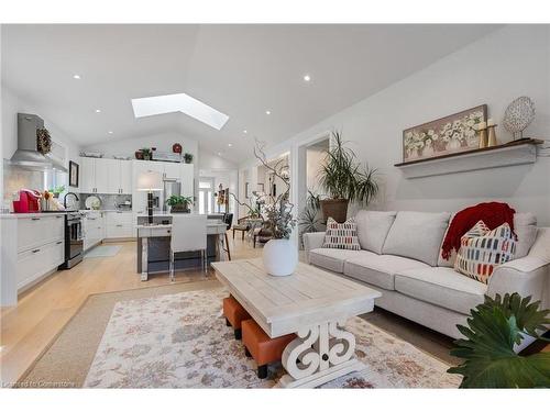 31-80 New Lakeshore Road, Port Dover, ON - Indoor Photo Showing Living Room