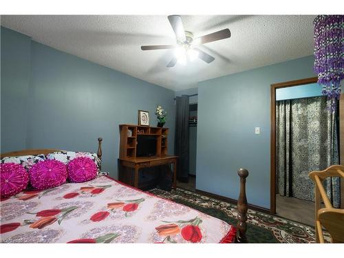 48 Corinth Court, London, ON - Indoor Photo Showing Bedroom