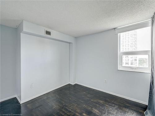 1411-4 Lisa Street, Brampton, ON - Indoor Photo Showing Other Room