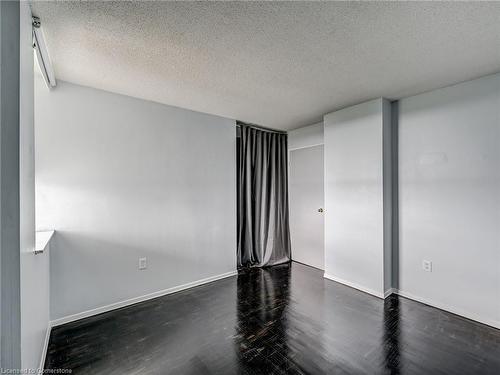 1411-4 Lisa Street, Brampton, ON - Indoor Photo Showing Other Room