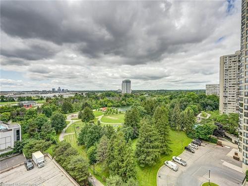 1411-4 Lisa Street, Brampton, ON - Outdoor With View