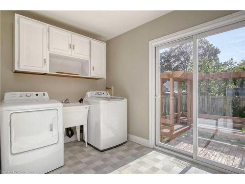 50 Bechtel Street, Cambridge, ON - Indoor Photo Showing Laundry Room