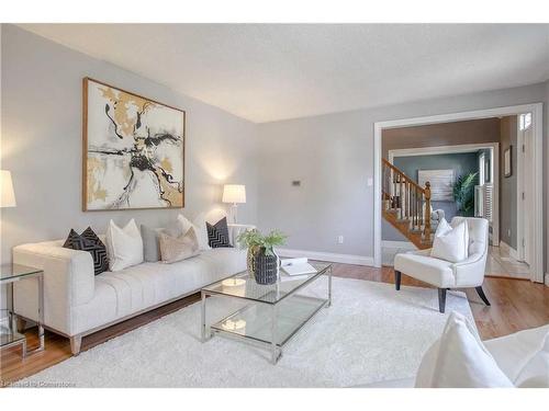 50 Bechtel Street, Cambridge, ON - Indoor Photo Showing Living Room