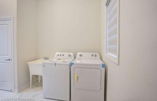 33 Gilham Way, Paris, ON - Indoor Photo Showing Laundry Room