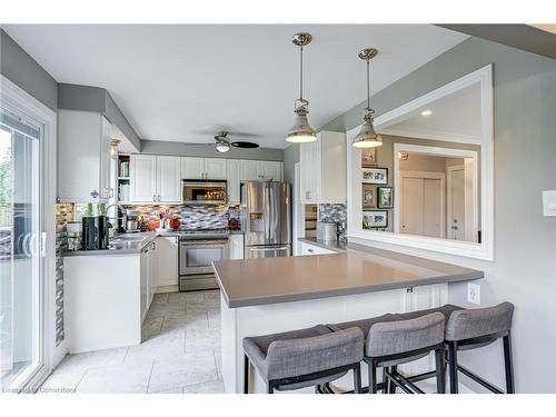 409 Scarsdale Crescent, Oakville, ON - Indoor Photo Showing Kitchen With Double Sink With Upgraded Kitchen