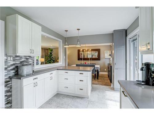 409 Scarsdale Crescent, Oakville, ON - Indoor Photo Showing Kitchen