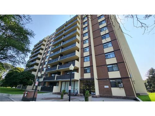 912-5 Frith Road, Toronto, ON - Outdoor With Balcony With Facade