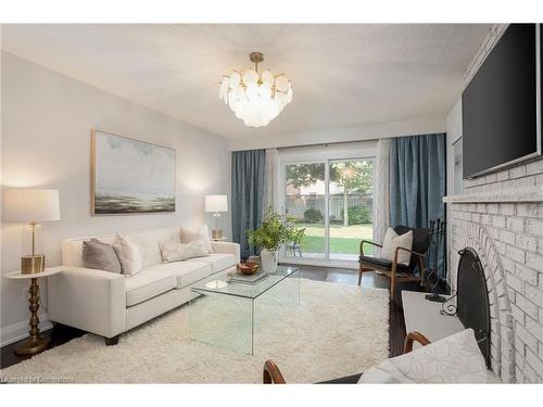 1115 Saginaw Crescent, Mississauga, ON - Indoor Photo Showing Living Room With Fireplace