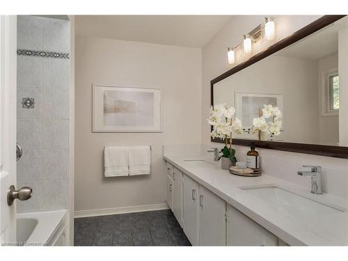 1115 Saginaw Crescent, Mississauga, ON - Indoor Photo Showing Bathroom