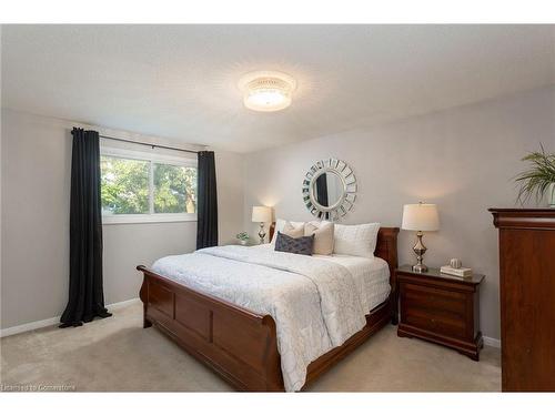 1115 Saginaw Crescent, Mississauga, ON - Indoor Photo Showing Bedroom