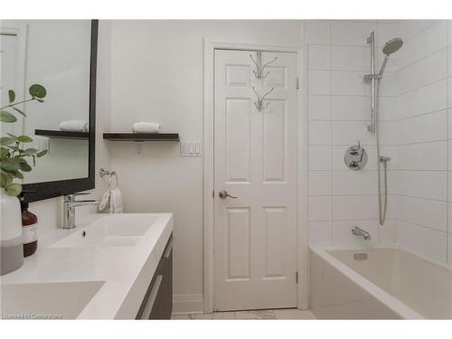 1115 Saginaw Crescent, Mississauga, ON - Indoor Photo Showing Bathroom