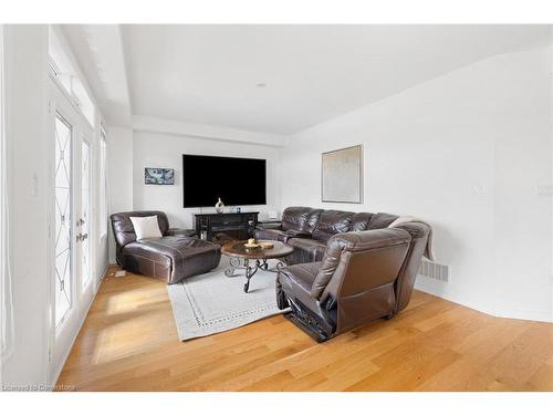 495 Queen Mary Drive, Brampton, ON - Indoor Photo Showing Living Room