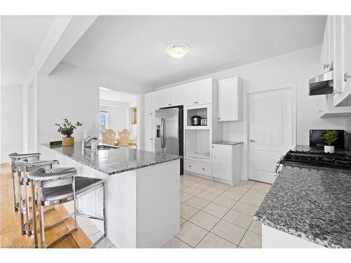 495 Queen Mary Drive, Brampton, ON - Indoor Photo Showing Kitchen