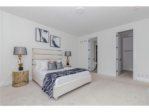 236 Mount Pleasant Street, Brantford, ON - Indoor Photo Showing Bedroom