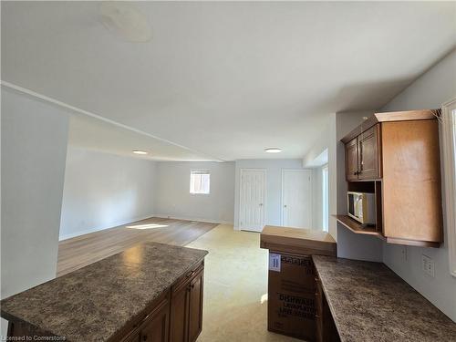 B-76 Guelph Street, Halton Hills, ON - Indoor Photo Showing Kitchen