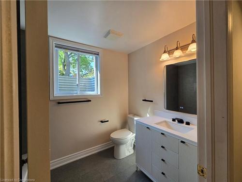 B-76 Guelph Street, Halton Hills, ON - Indoor Photo Showing Bathroom