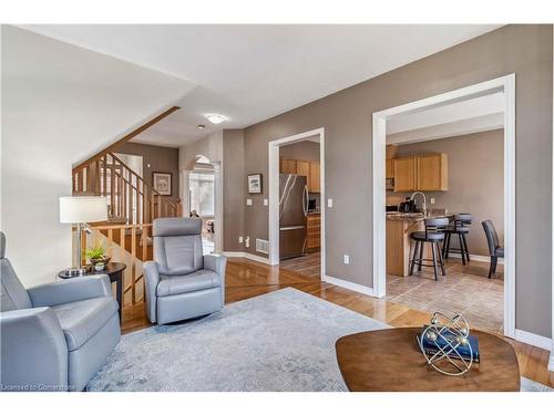 3327 Eglinton Avenue W, Mississauga, ON - Indoor Photo Showing Living Room