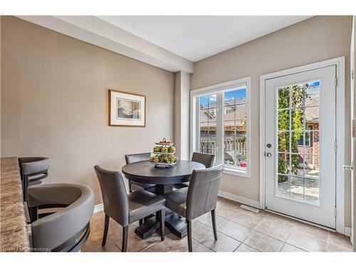 3327 Eglinton Avenue W, Mississauga, ON - Indoor Photo Showing Dining Room