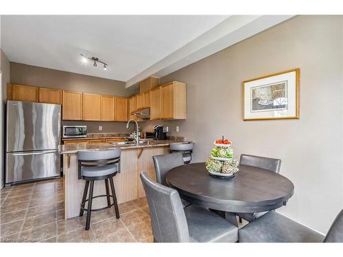 3327 Eglinton Avenue W, Mississauga, ON - Indoor Photo Showing Dining Room