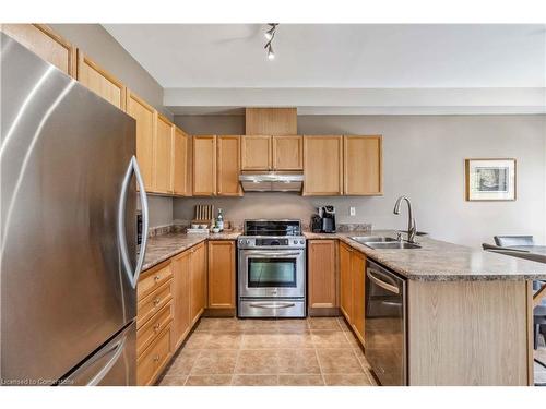 3327 Eglinton Avenue W, Mississauga, ON - Indoor Photo Showing Kitchen With Double Sink