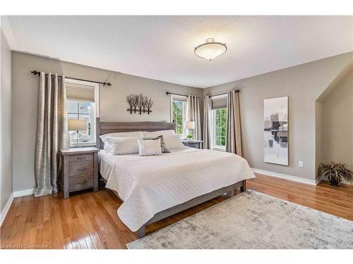 3327 Eglinton Avenue W, Mississauga, ON - Indoor Photo Showing Bedroom