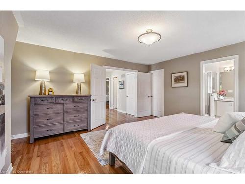 3327 Eglinton Avenue W, Mississauga, ON - Indoor Photo Showing Bedroom