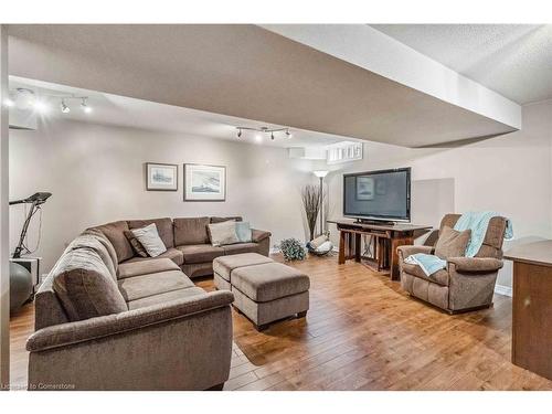 3327 Eglinton Avenue W, Mississauga, ON - Indoor Photo Showing Living Room