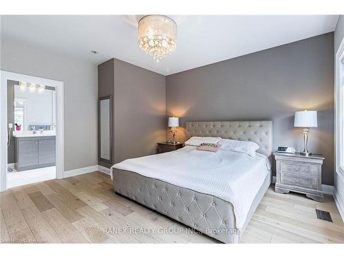 479 Bridgman Avenue, Burlington, ON - Indoor Photo Showing Bedroom