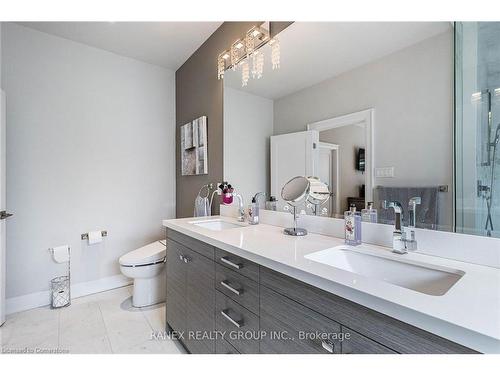 479 Bridgman Avenue, Burlington, ON - Indoor Photo Showing Bathroom