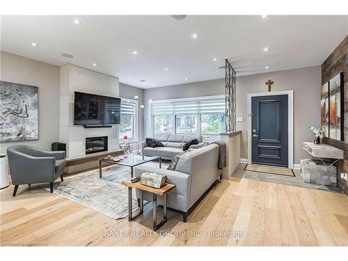 479 Bridgman Avenue, Burlington, ON - Indoor Photo Showing Living Room With Fireplace