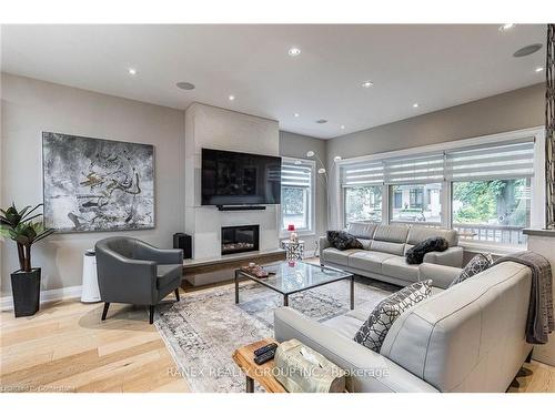 479 Bridgman Avenue, Burlington, ON - Indoor Photo Showing Living Room With Fireplace