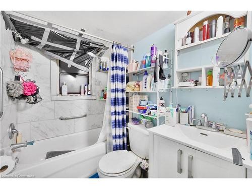 82 Marlborough Street, Brantford, ON - Indoor Photo Showing Bathroom