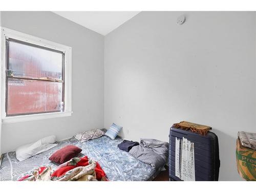 82 Marlborough Street, Brantford, ON - Indoor Photo Showing Bedroom