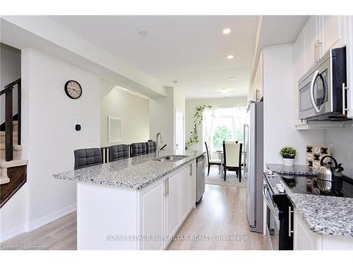 39-590 N Service Road, Hamilton, ON - Indoor Photo Showing Kitchen With Upgraded Kitchen