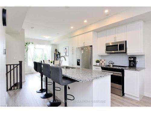 39-590 N Service Road, Hamilton, ON - Indoor Photo Showing Kitchen With Double Sink With Upgraded Kitchen