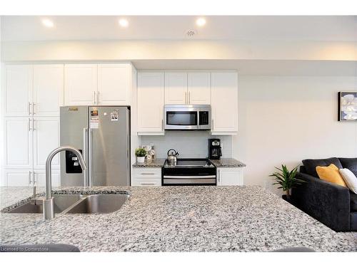 39-590 N Service Road, Hamilton, ON - Indoor Photo Showing Kitchen With Double Sink With Upgraded Kitchen