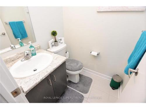 39-590 N Service Road, Hamilton, ON - Indoor Photo Showing Bathroom