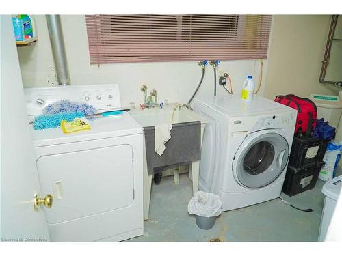 11 Wheatfield Crescent, Kitchener, ON - Indoor Photo Showing Laundry Room