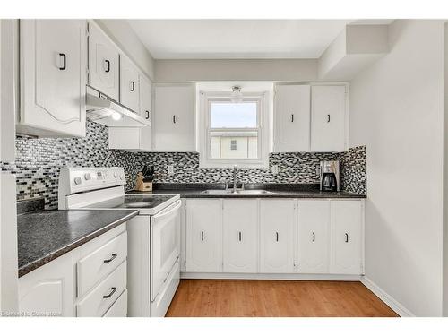 38-7340 Copenhagen Road, Mississauga, ON - Indoor Photo Showing Kitchen