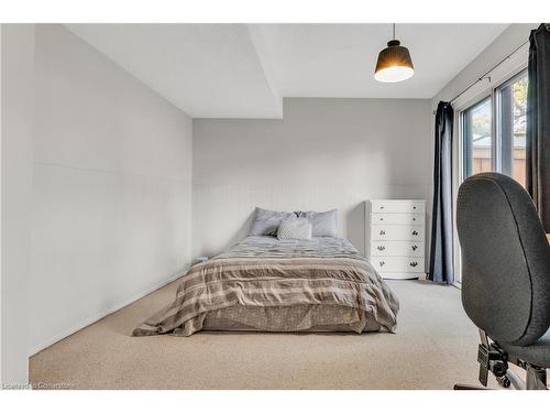 38-7340 Copenhagen Road, Mississauga, ON - Indoor Photo Showing Bedroom