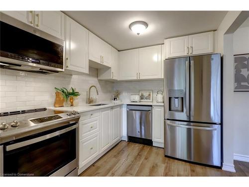 187 Ironstone Drive, Cambridge, ON - Indoor Photo Showing Kitchen With Stainless Steel Kitchen With Upgraded Kitchen