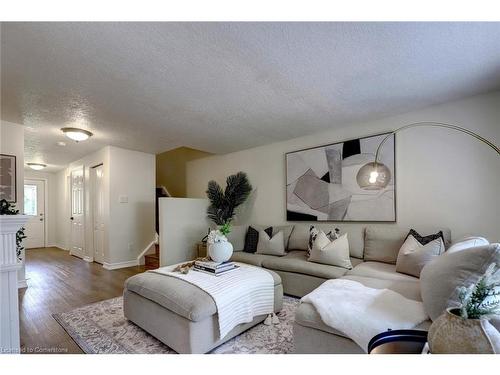 187 Ironstone Drive, Cambridge, ON - Indoor Photo Showing Living Room