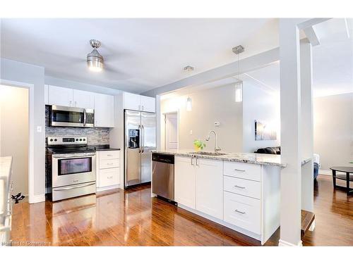 8 Meadow Crescent, Kitchener, ON - Indoor Photo Showing Kitchen With Stainless Steel Kitchen With Upgraded Kitchen