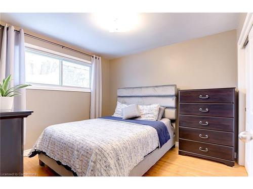 8 Meadow Crescent, Kitchener, ON - Indoor Photo Showing Bedroom