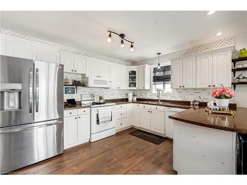 25 Bratt Drive, Windsor, ON - Indoor Photo Showing Kitchen With Double Sink