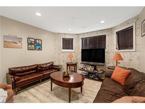 25 Bratt Drive, Windsor, ON - Indoor Photo Showing Living Room