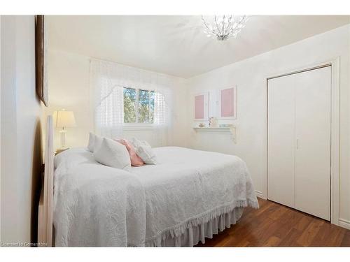 283 Rainbow Ridge, Kawartha Lakes, ON - Indoor Photo Showing Bedroom