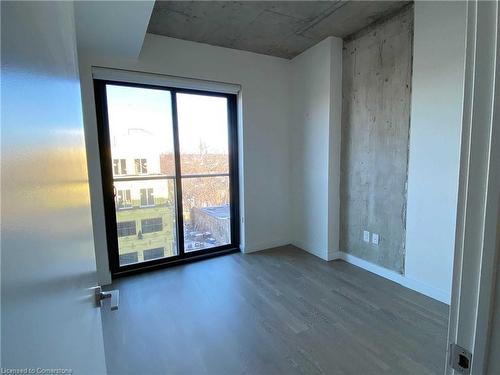 712-246 Logan Avenue, Toronto, ON - Indoor Photo Showing Other Room